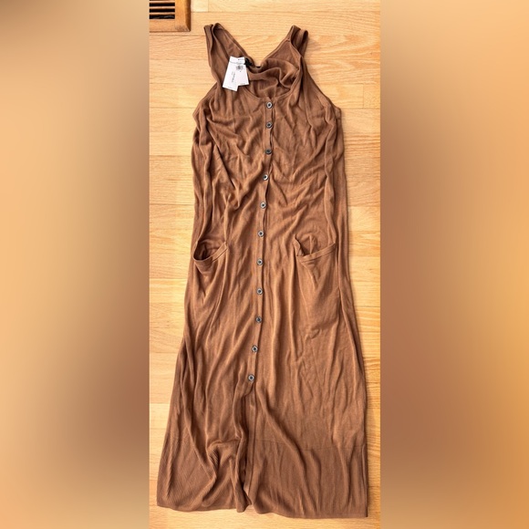 Banana Republic Dresses & Skirts - Banana Republic Tan Knit Top